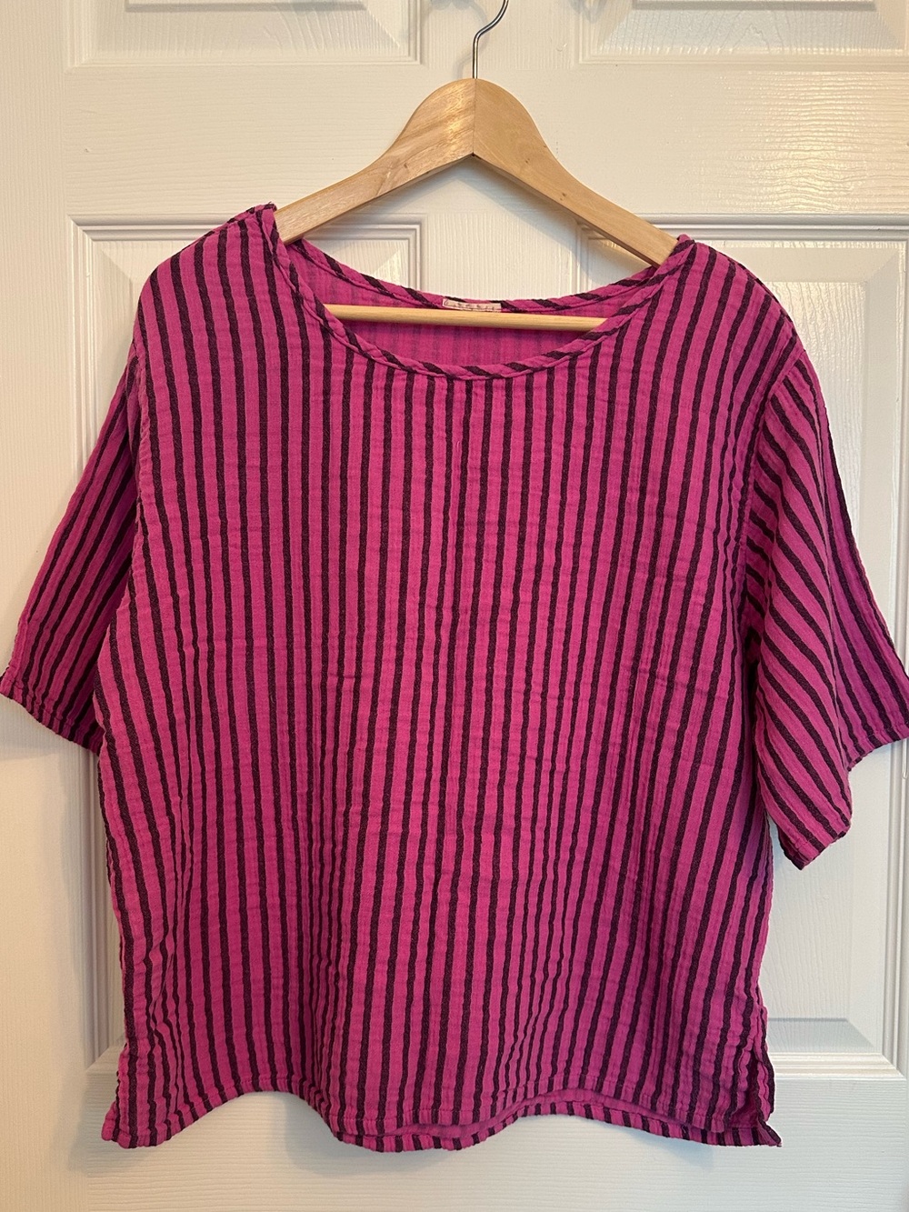 Curator SF Short-sleeve Hanna Tee in Orchid and Black Stripe